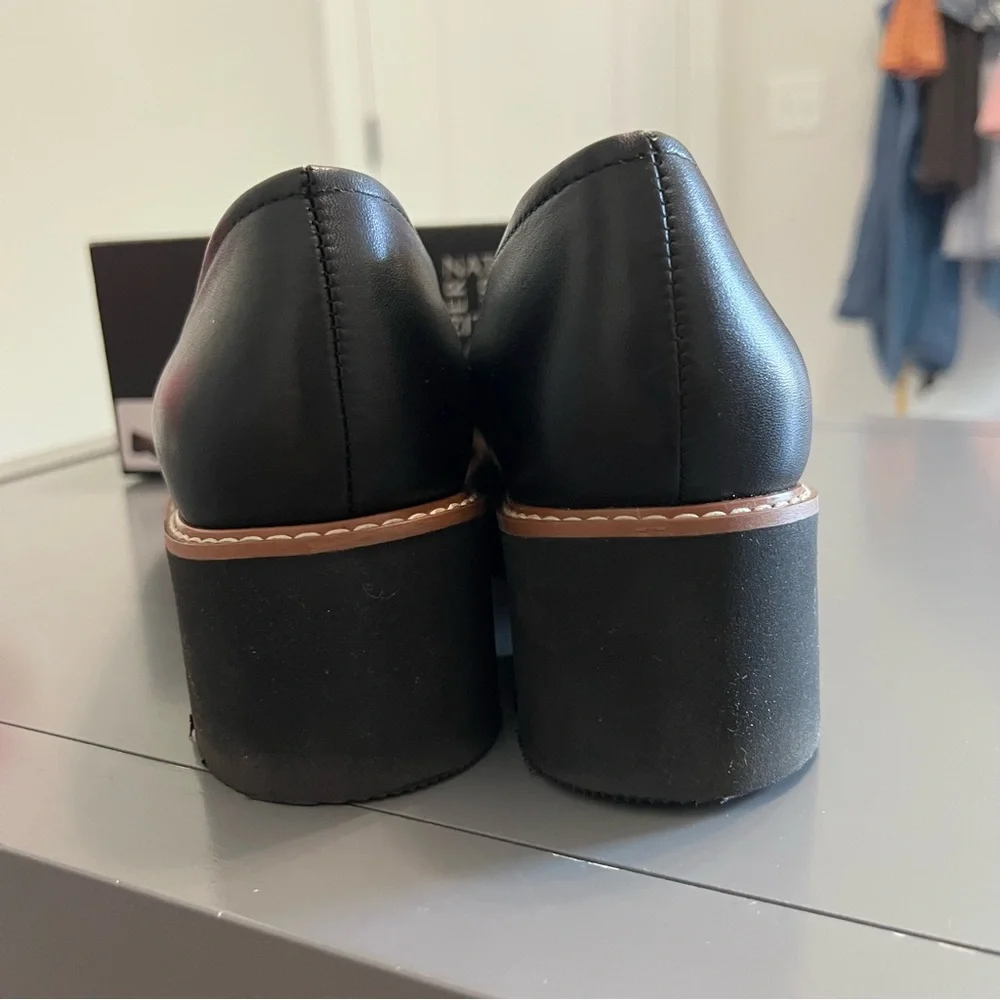 Naturalizer Black Leather Desi Slide on Loafers with Gold Chain Accent